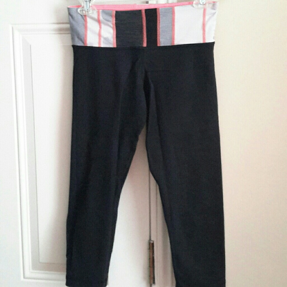 Lululemon wonder under crops